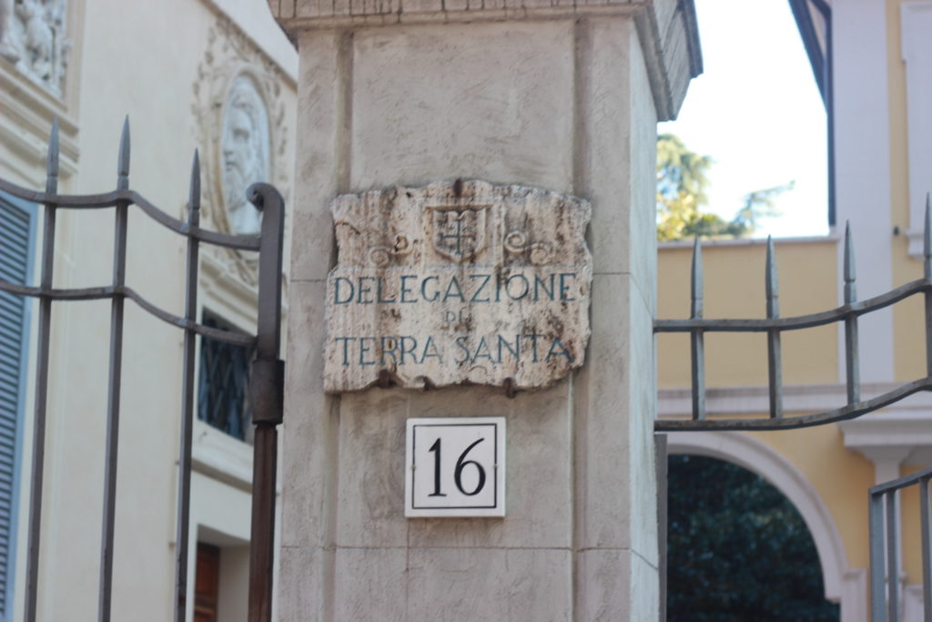 Villa Giustiniani Roma, ingresso