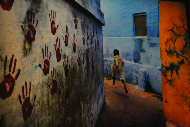 Lo sguardo antropologico di Steve McCurry a Cinecittà