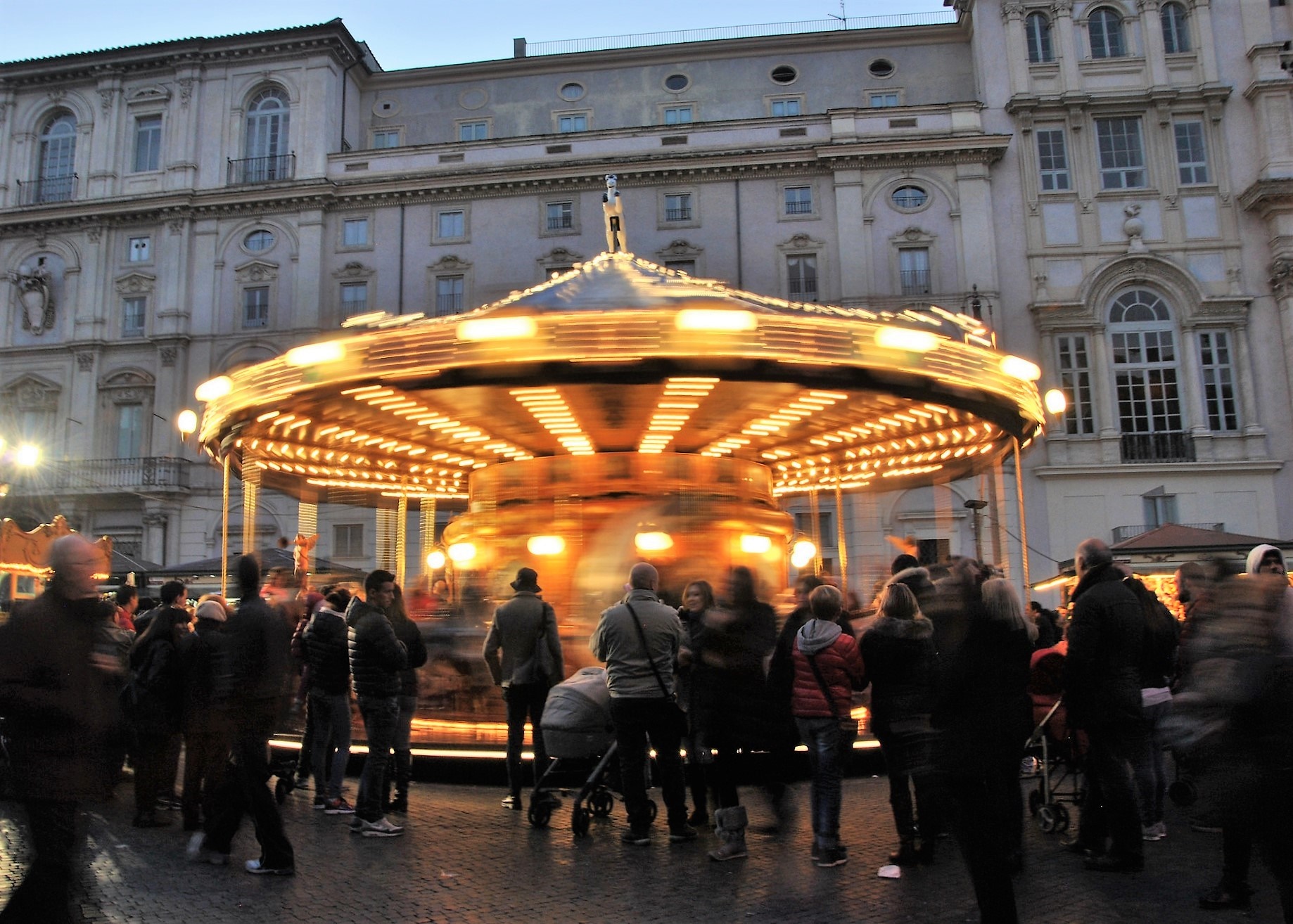 Piazza Navona: Natale tra bellezza e amarezza